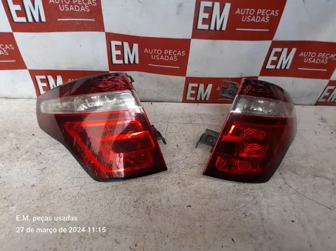 Par lanterna traseira c4 picasso com avaria