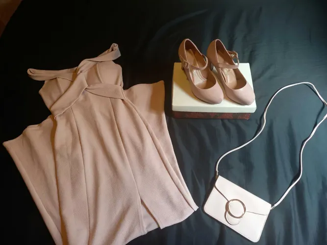 Kit vestido, sapato meia pata e bolsa rosé