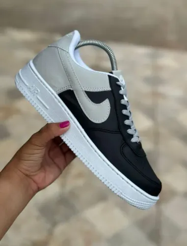 Tênis Nike Novo (Bico Preto)