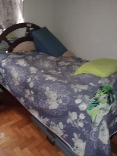 Aceito Cartão para Linda Cama de Madeira com cabeceira e colchão juntos
