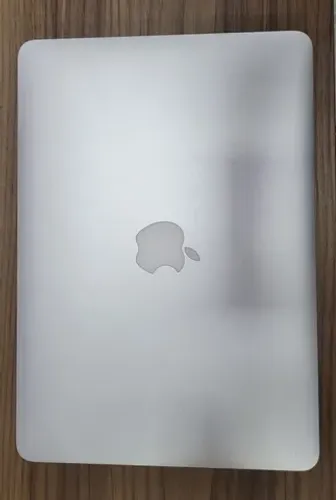 Macbook Pro - Processador Intel Core I5 8 Gb memória 