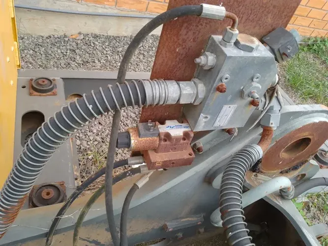 Peças usadas Escavadeira Volvo EC 210 ano 2010