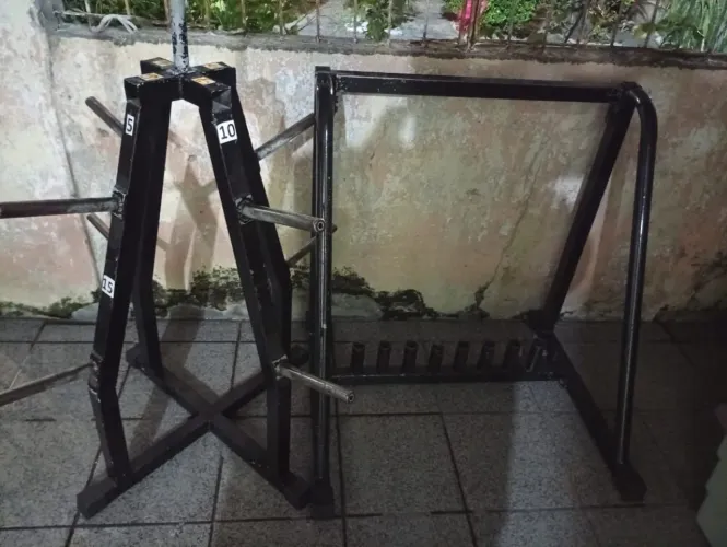 Suporte pra barra de academia e Suporte para anilhas
