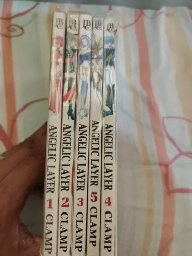 Mangá Angélica Layer