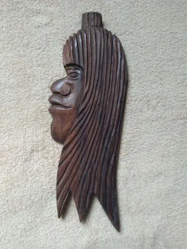 Escultura de madeira máscara indígena 