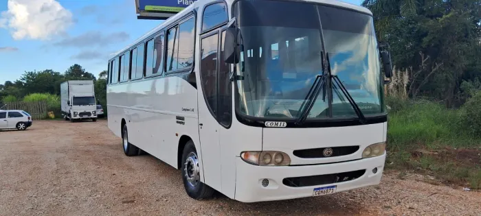 Ônibus comil