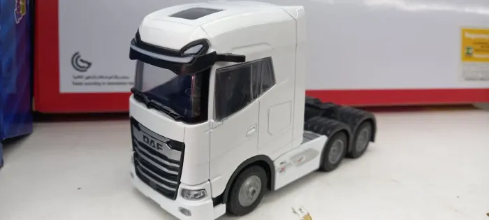 Caminhão DAF em escala 1/32