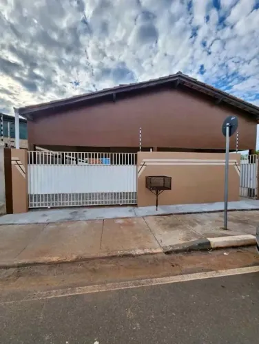 * CASA DISPONÍVEL PARA VENDA