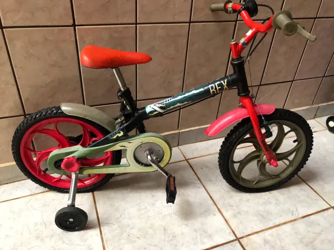 Bicicleta infantil até 5 anos