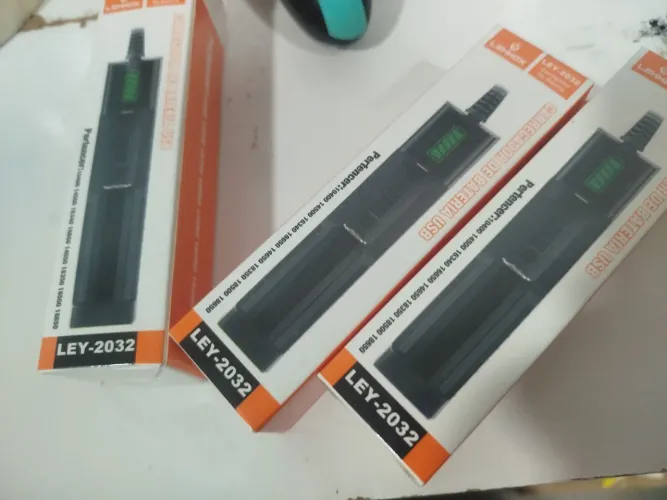 Carregador de Bateria USB LEY-2032