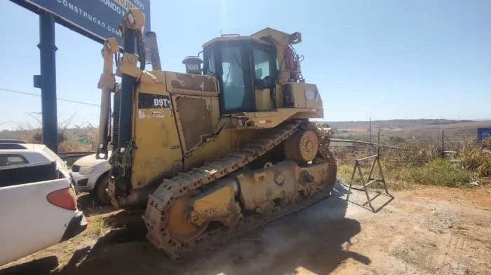 Trator D9T 2010