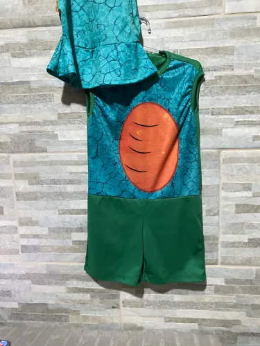 Fantasia infantil de dinossauro 