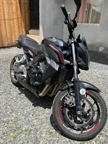 CB650 F - Ano 2015
