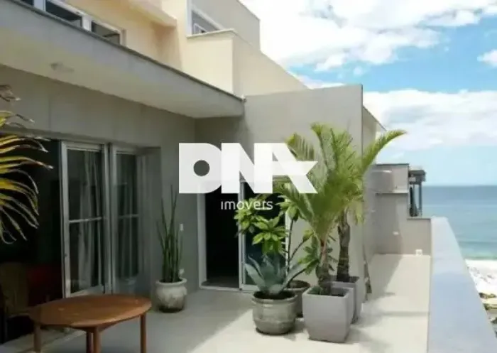 Apartamento - / Residencial / Copacabana