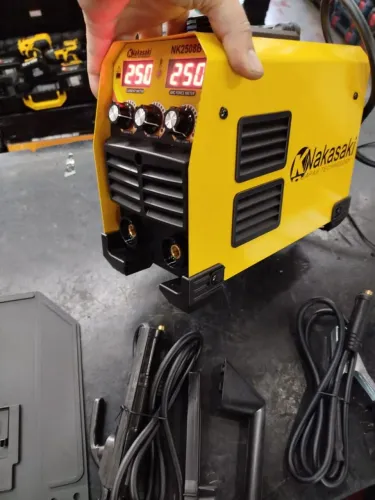 Máquina de solda inversora 250 amperes bivolt