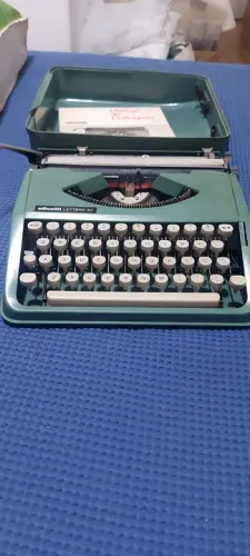 Vendo máquina de datilografia