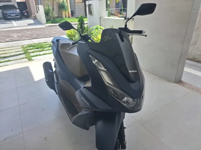 PCX DLX 2024