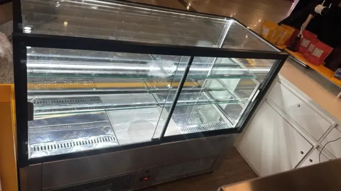 VITRINE REFRIGERADA SOB MEDIDAS A PEDIDO DO CLIENTE