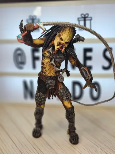 Predador Wolf Neca Original