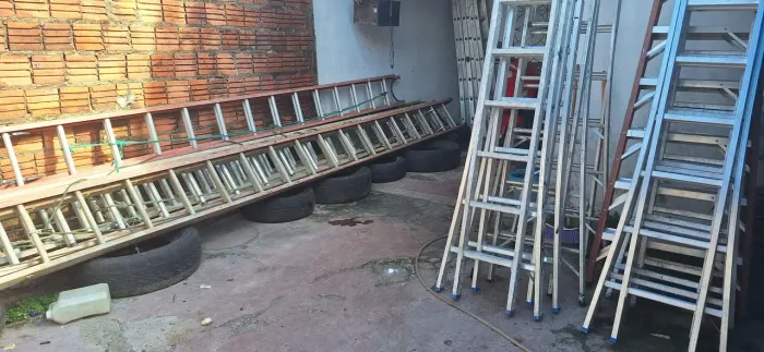 Aluguel de escada de todos tipos