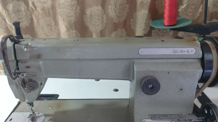 Máquina reta industrial 