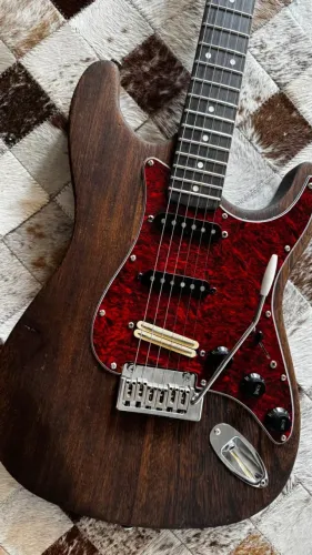 Guitarra Custom Shop Captação Suhr V70