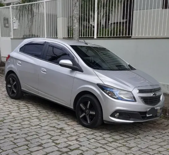 Chevrolet Onix Hatch LT 1.4 8V Flex Power Mec. 4P 2015