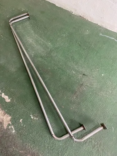 Arara - Suporte de Exposição em Aço Inox