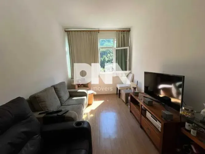 Apartamento : / Residencial / Laranjeiras