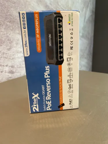 Switch Giga Plus Poe Reverso