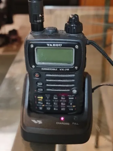 Ht Yaesu VX-7R novíssimo.