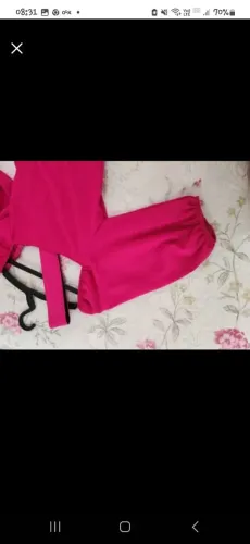 Vestido rosa com manga bufante