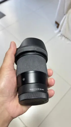 Lente Sigma 16mm F/1.4 Dc Dn Para Sony E