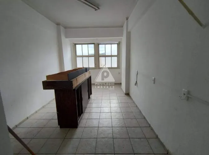 Excelente apartamento misto proximo a Praça Tiradente