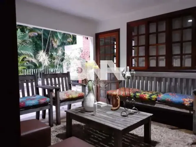 Apartamento - / Residencial / Lagoa