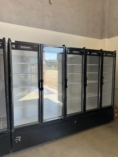 auto serviço 5 portas refrigerado refrimate 9alef)