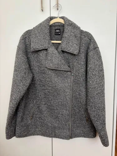 Jaqueta Bouclé Cinza Zara - Tamanho M (Usado 1x)