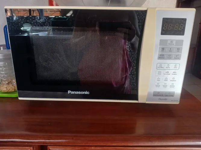 Micro-ondas Panasonic com DEFEITO.