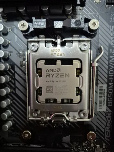 Kit AM5 Ryzen 5 7500F + ASRock B650M-HDV/M.2 + AK400 120mm