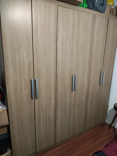 Guarda-roupa casal 6 portas 2 gavetas