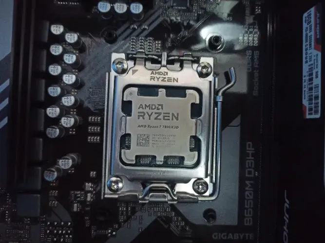 Kit Ryzen 7 7800X3D + B650M + 32GB DDR5 6000MHz - Apenas 2 meses de uso