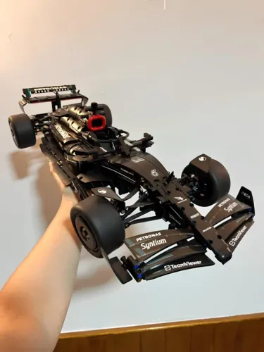 Blocos de Montar Formula 1 Mercedes W14 com 1642 peças
