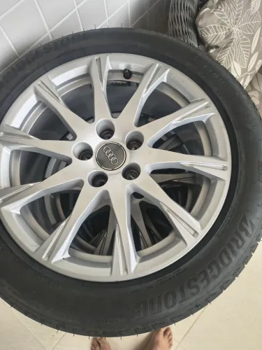 Jogo de roda aro 17 original Audi A4 2018 furacão 5x112  com pneus