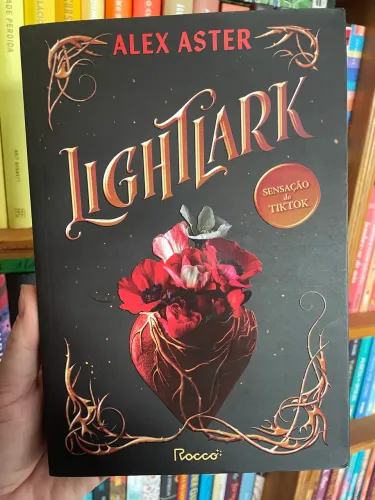 Livro Lightlark