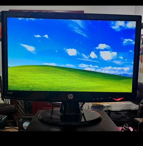 Monitor hp L200b liga mas desliga sozinho para conserto 