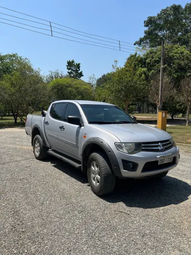 Mitsubishi L200 Triton GLS 3.2 CD TB Int.diesel MEC 2013