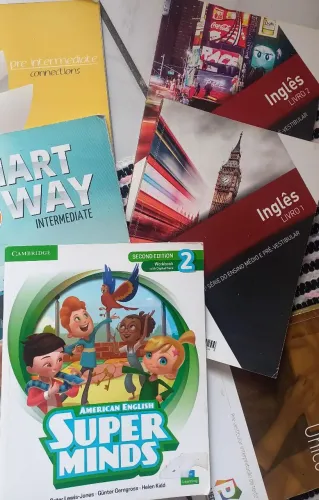 Livros de inglês- material de cursinho particular 
