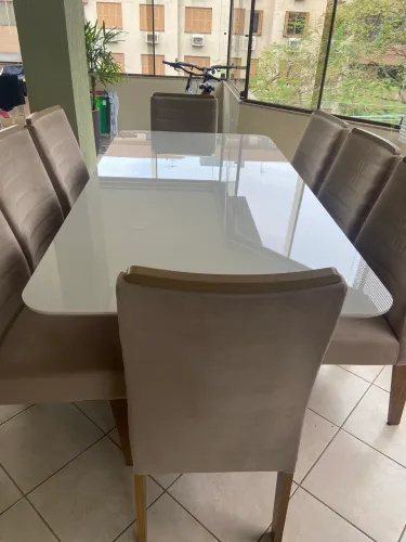 Mesa de Jantar 2,00 x 1,00 m com 8 Cadeiras em Madeira Maciça