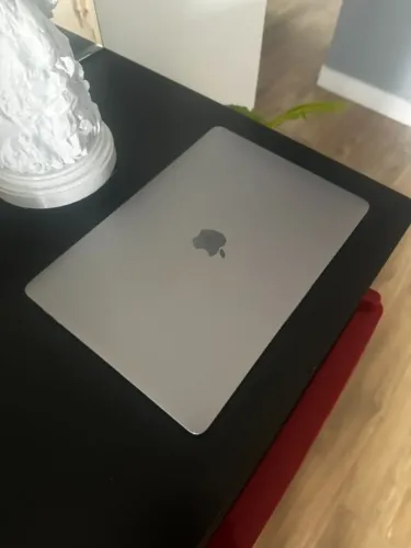 MacBook Pro M2 2022 - 13,3? - 8 GB RAM - SSD 256 GB