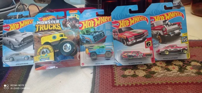 Lote de carrinhos novos colecinável hotwheels